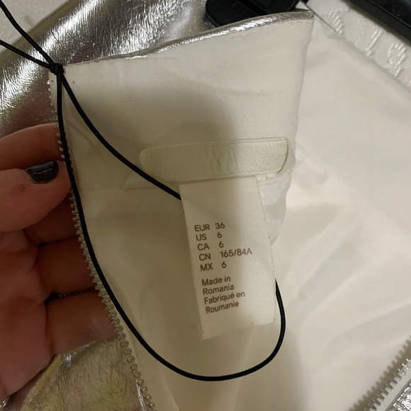 H&M Silver Metallic Skirt with Zipper - Picture 2 of 3